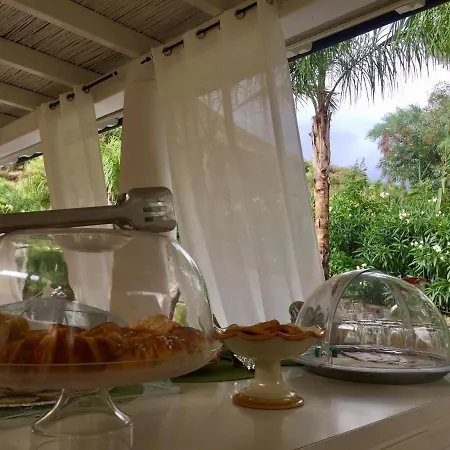 Casa Arcada Oda ve Kahvaltı Vulcano (Isola)